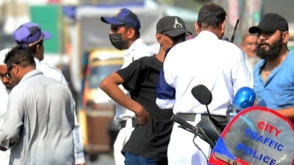 Karachi Traffic Police Issue Over 234,000 E-Challans in a Single Day